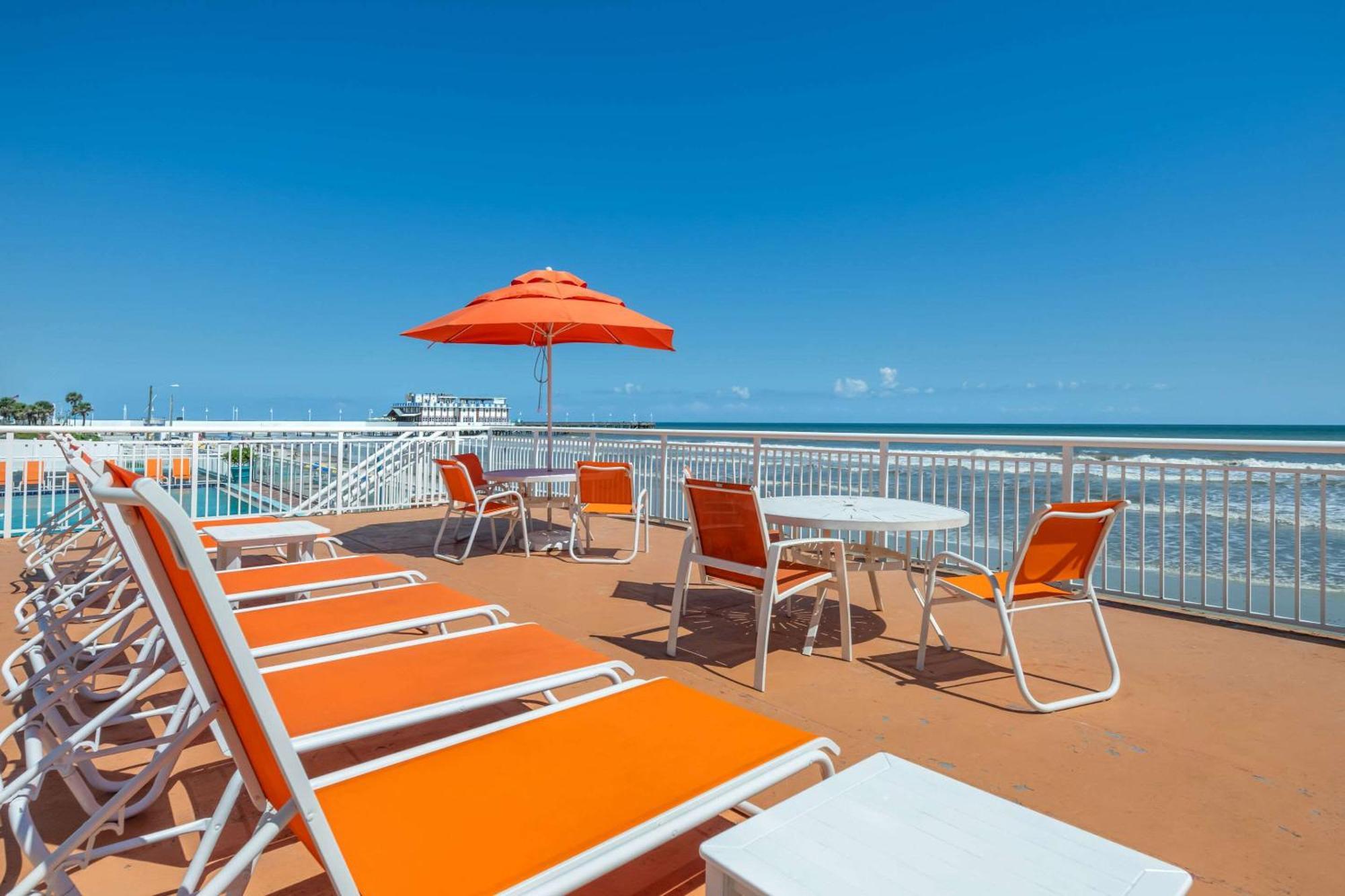 Comfort Inn & Suites Daytona Beach Oceanfront Екстер'єр фото