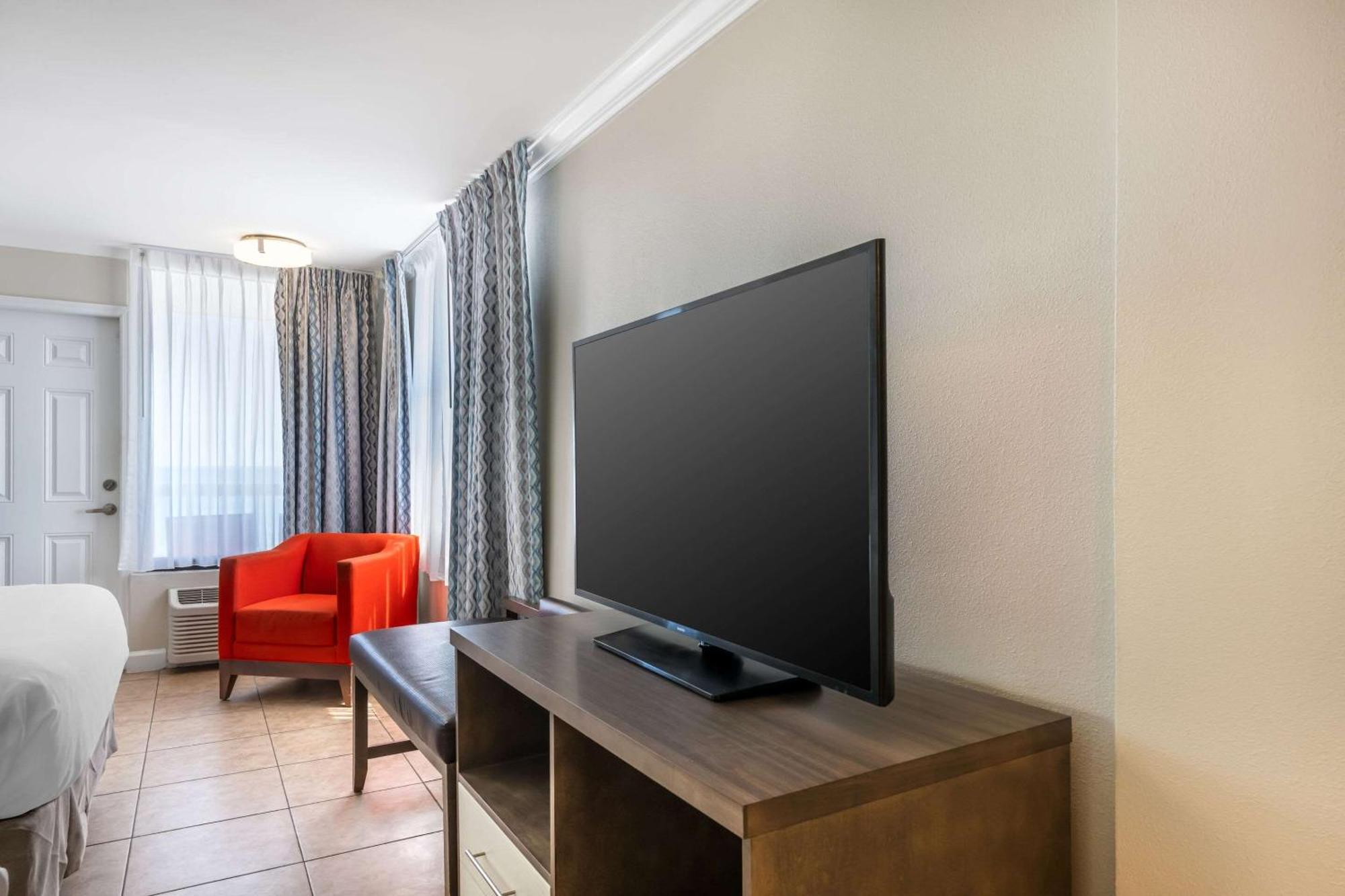 Comfort Inn & Suites Daytona Beach Oceanfront Екстер'єр фото